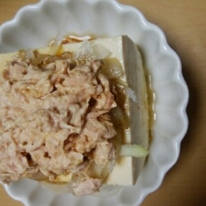 夕飯の秋刀魚に添える一品に木綿豆腐で作りました!刻みのりは忘れました…笑っ 主人からも好評で美味しい、美味しいと食べてくれ、とても美味しく頂けました(´V`)♪